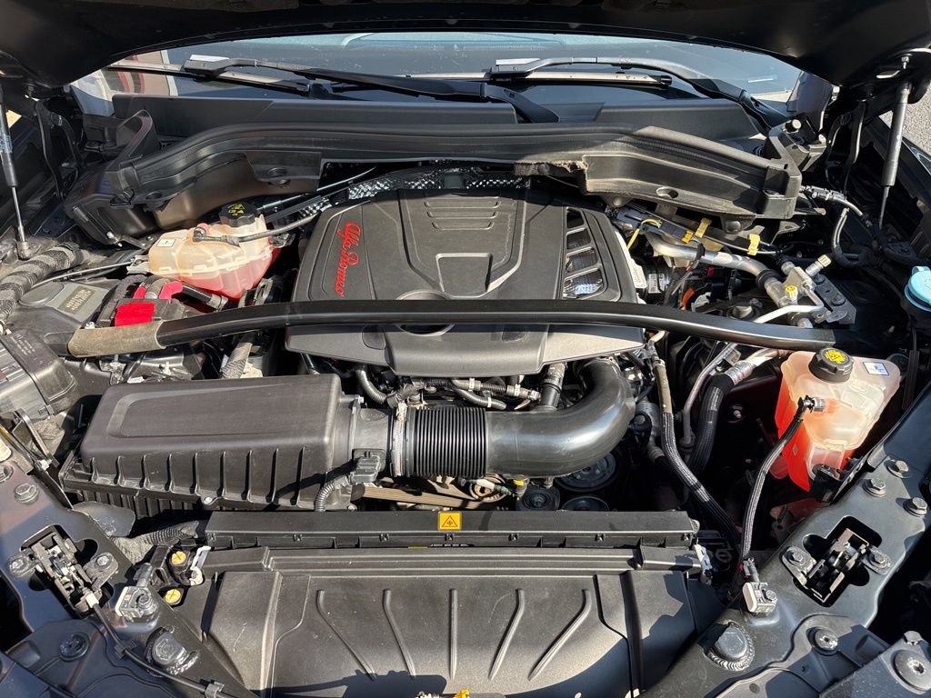 Used 2022 Alfa Romeo Stelvio Veloce image 66