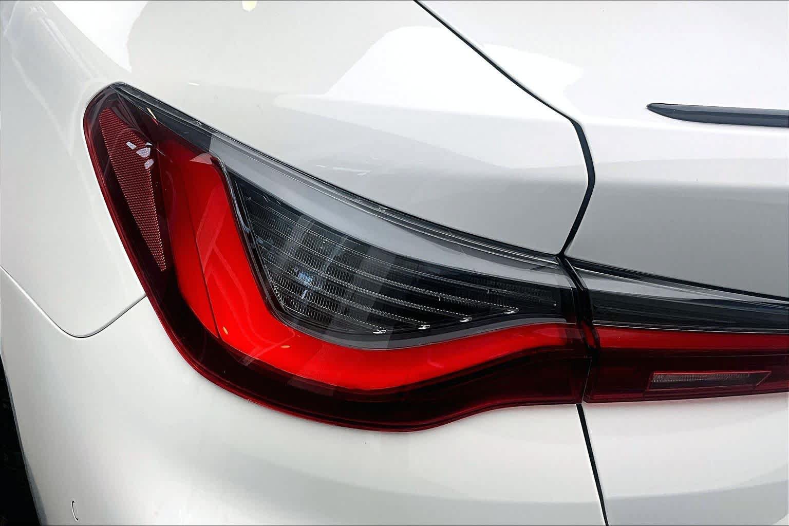 Used 2024 BMW M440i Coupe w/ Premium Package RWD image 28
