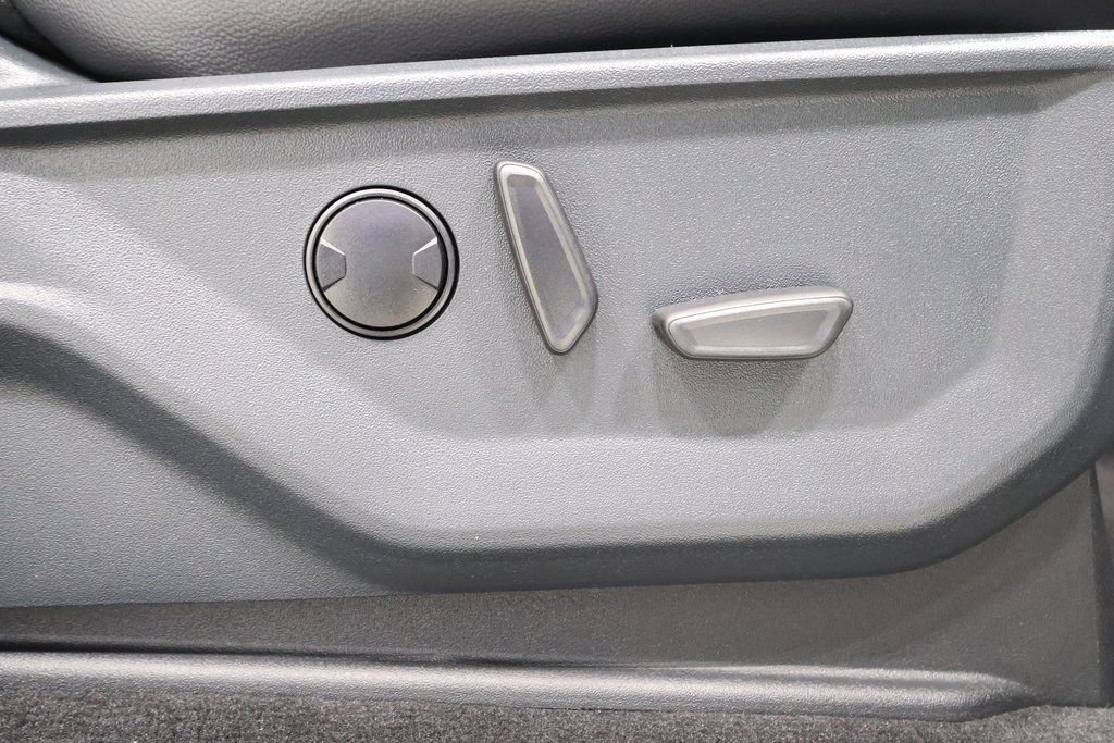 New 2026 Ford F350 Lariat w/ Black Appearance Package image 17