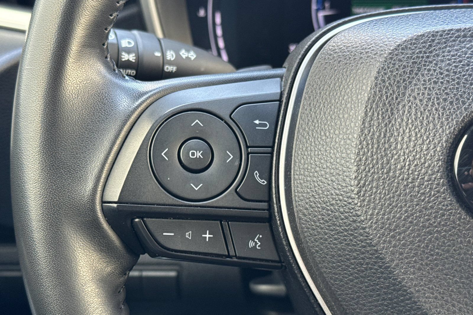 Certified 2025 Toyota Corolla XSE FWD image 30