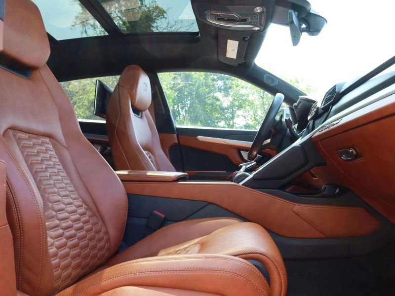 Used 2019 Lamborghini Urus image 25