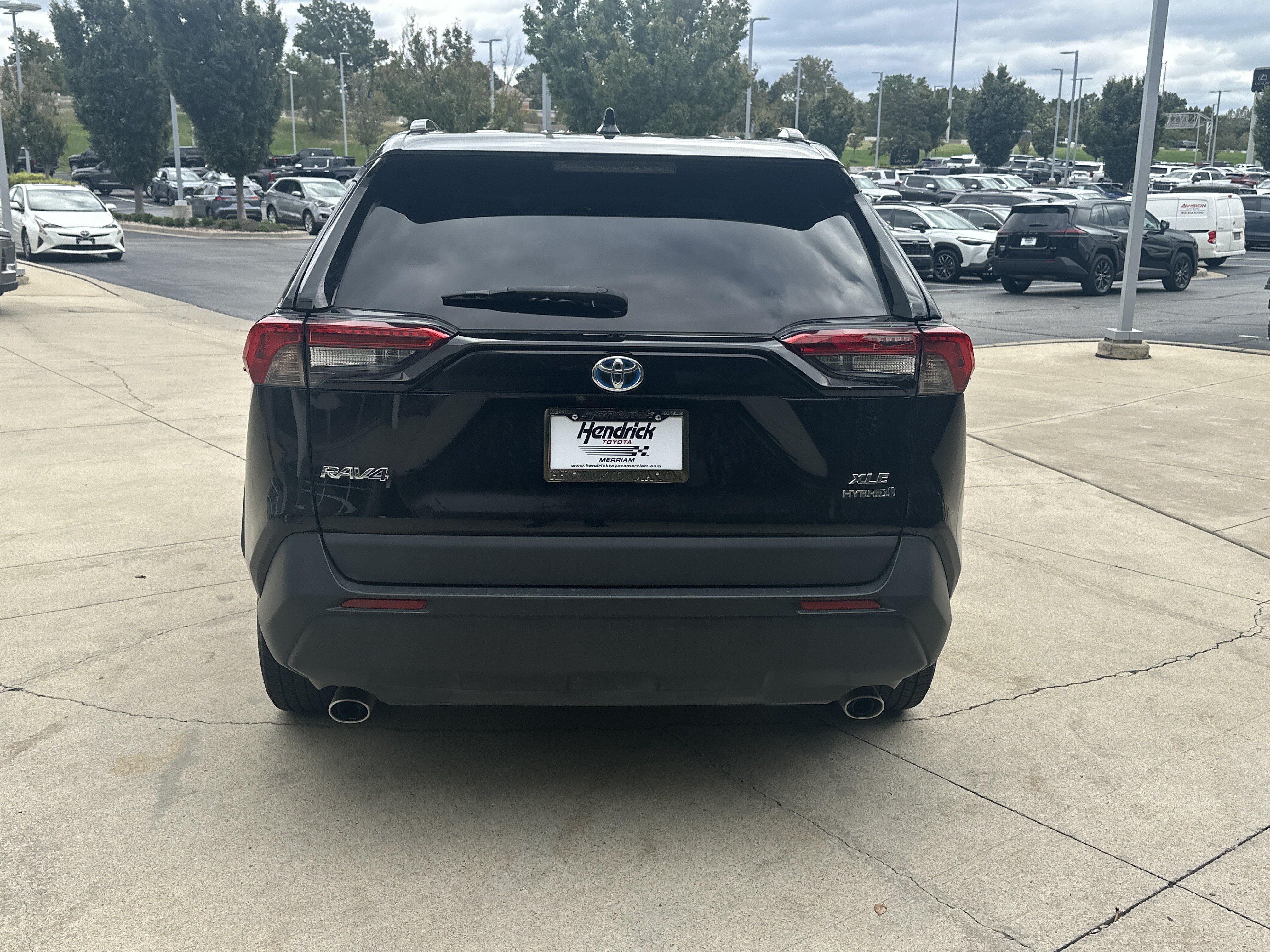 Used 2024 Toyota RAV4 XLE w/ Convenience Package AWD/4WD image 8