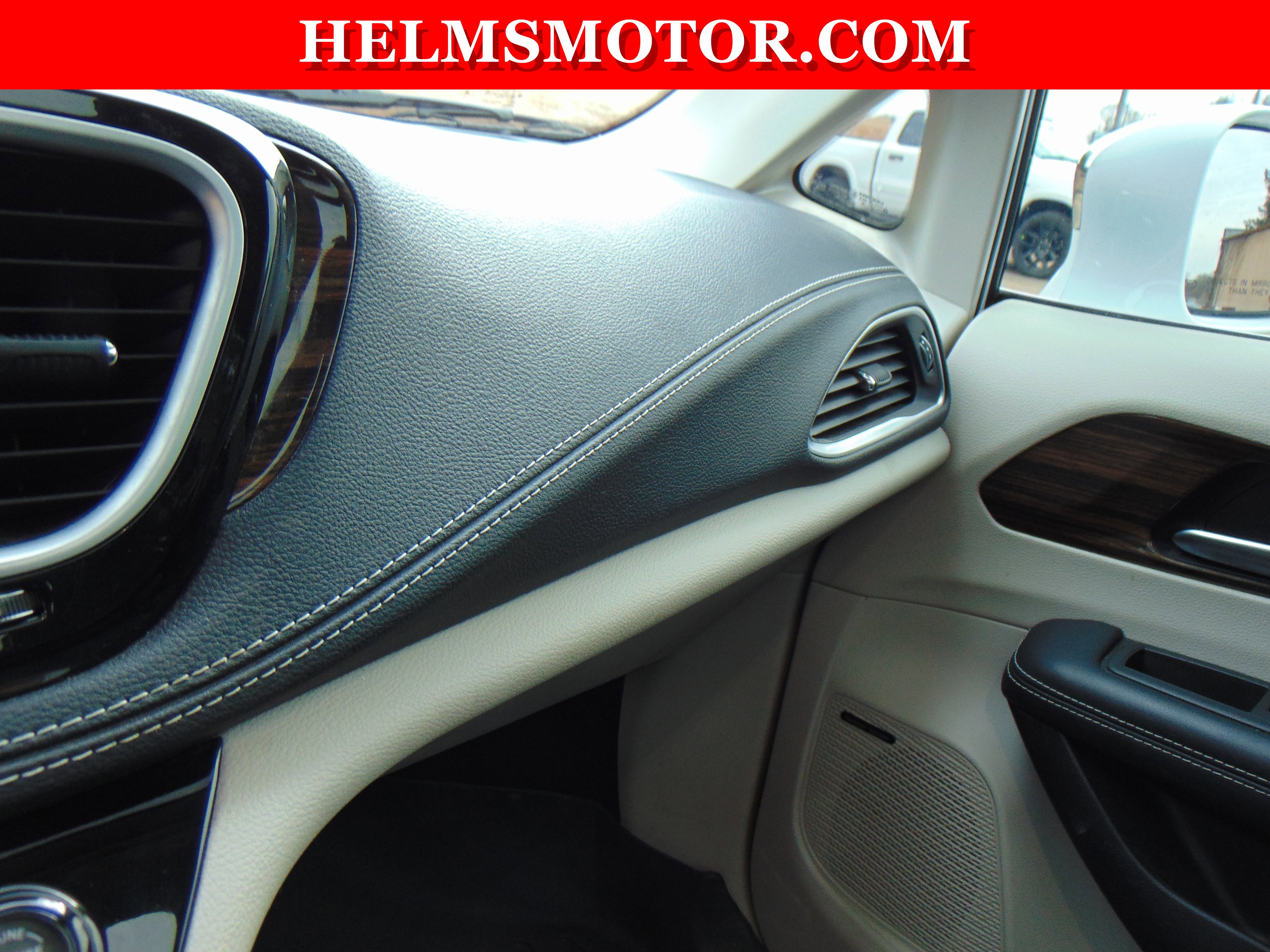 Certified 2022 Chrysler Pacifica Limited w/ Uconnect Theater Family Group image 42