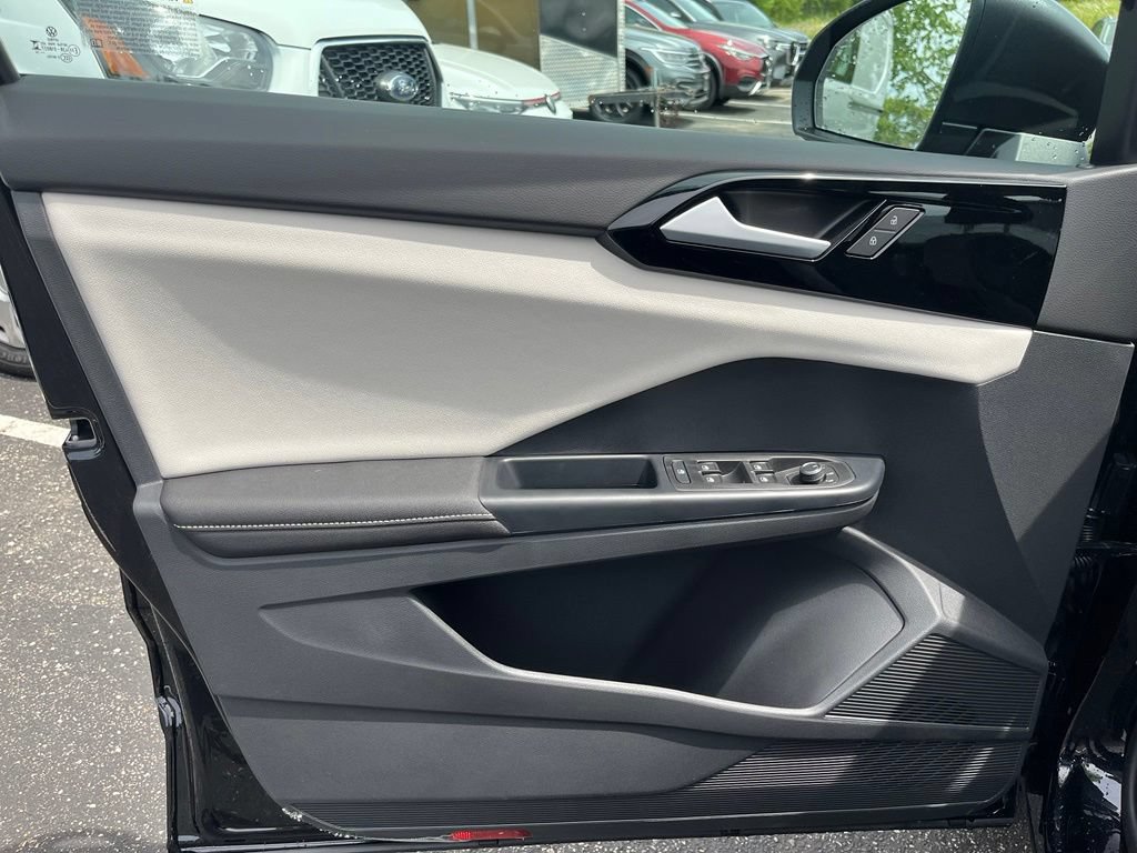 New 2026 Volkswagen Taos S FWD image 9