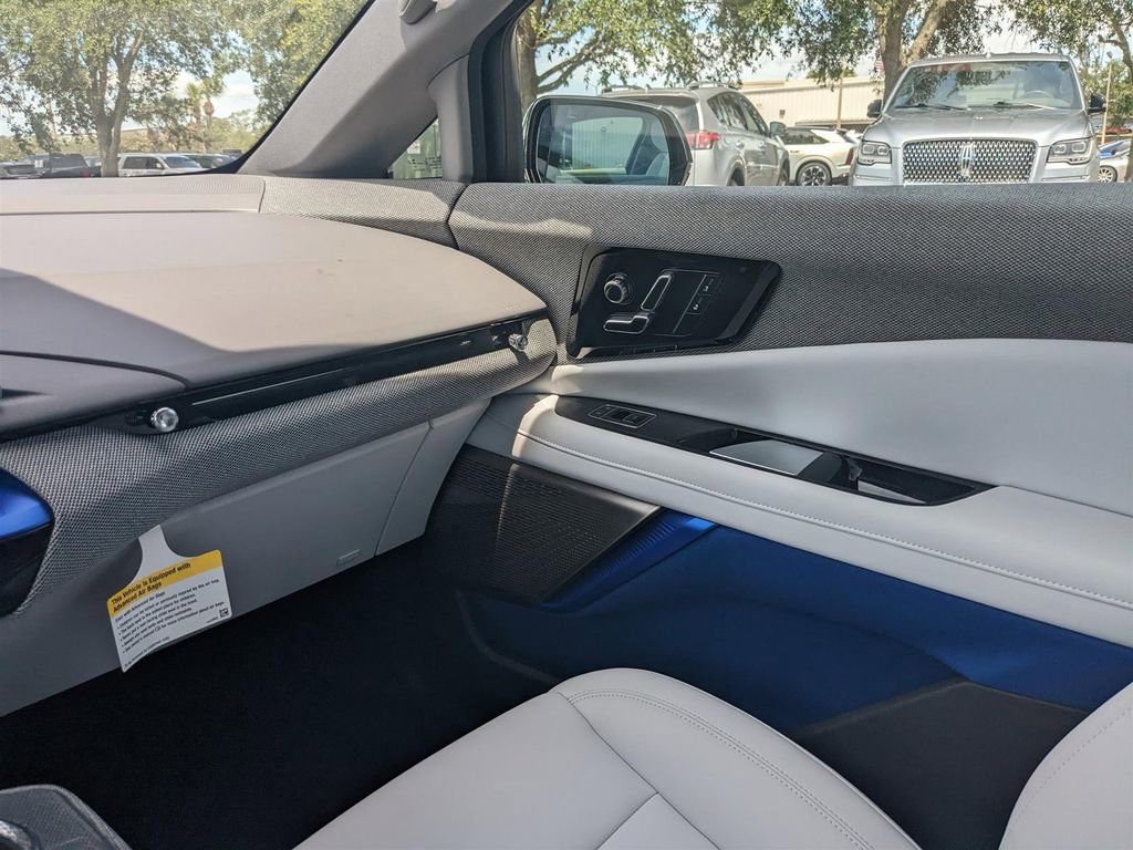 New 2025 Cadillac Optiq Luxury 1 image 14