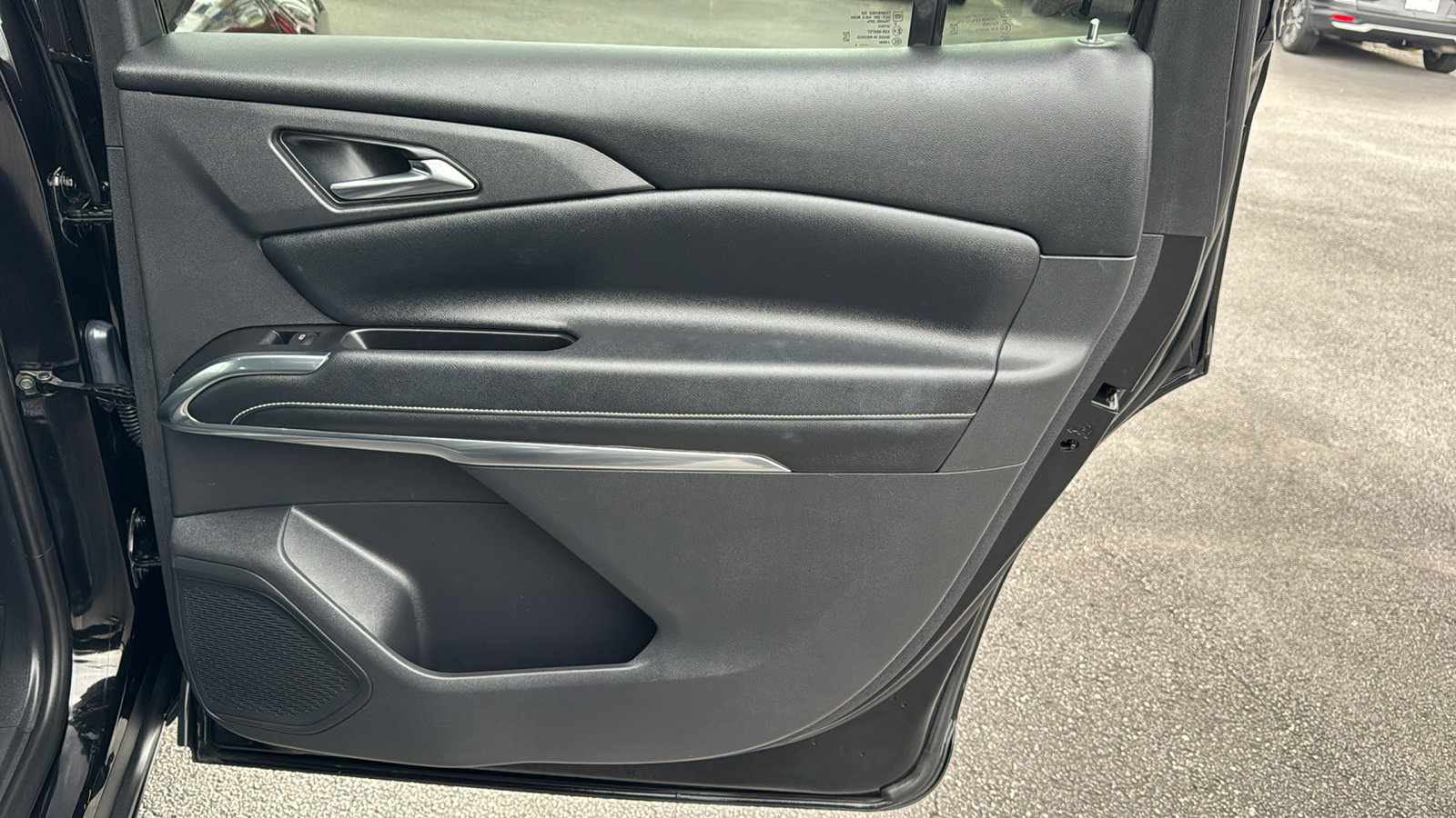 Used 2024 Chevrolet Traverse LS w/ Midnight/Sport Edition image 24