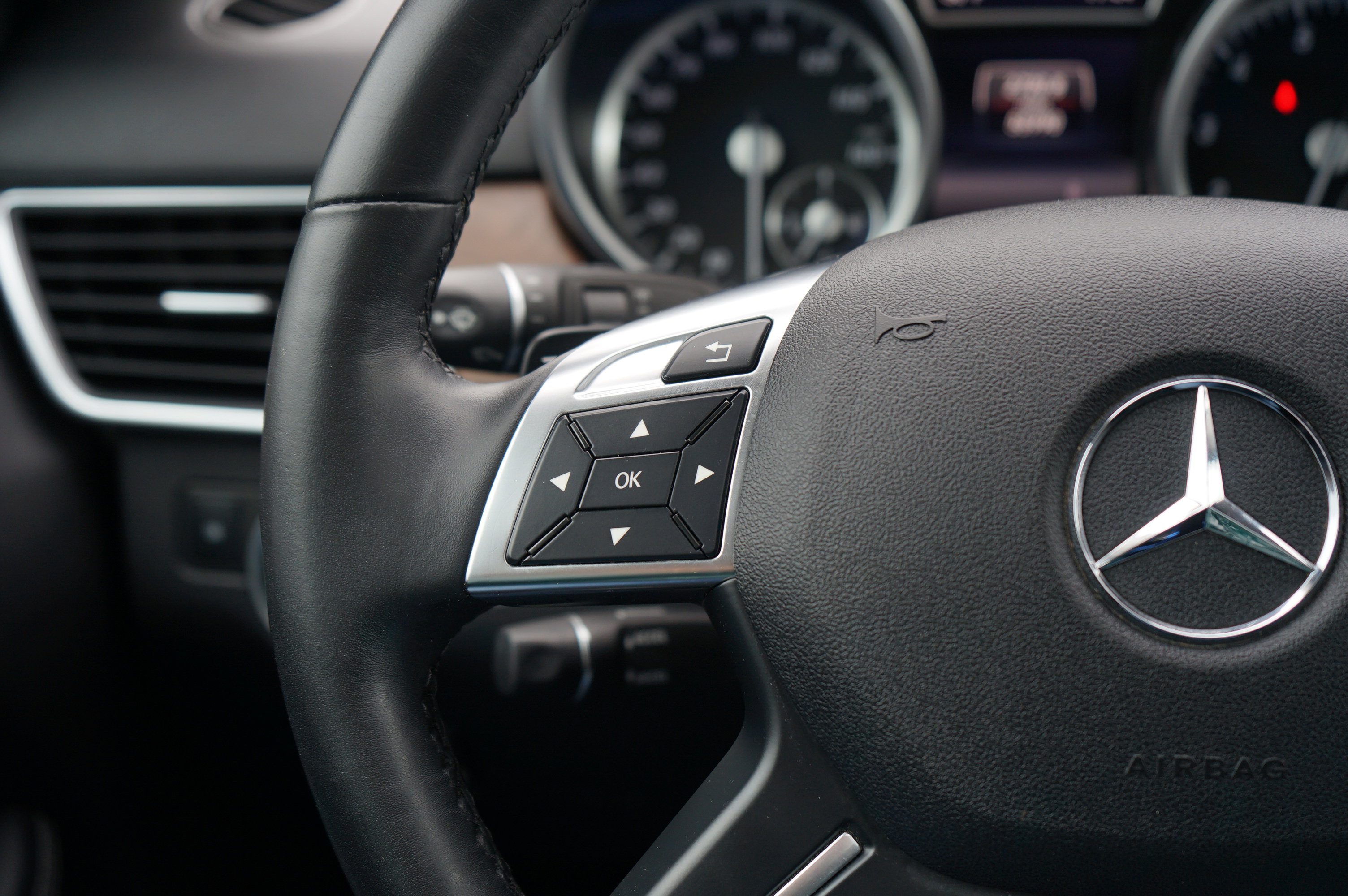 Used 2015 Mercedes-Benz ML 350 4MATIC image 34