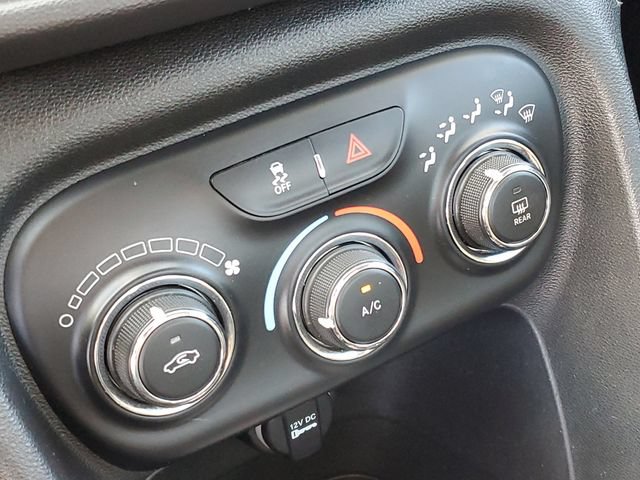 Used 2016 Dodge Dart SXT FWD image 18