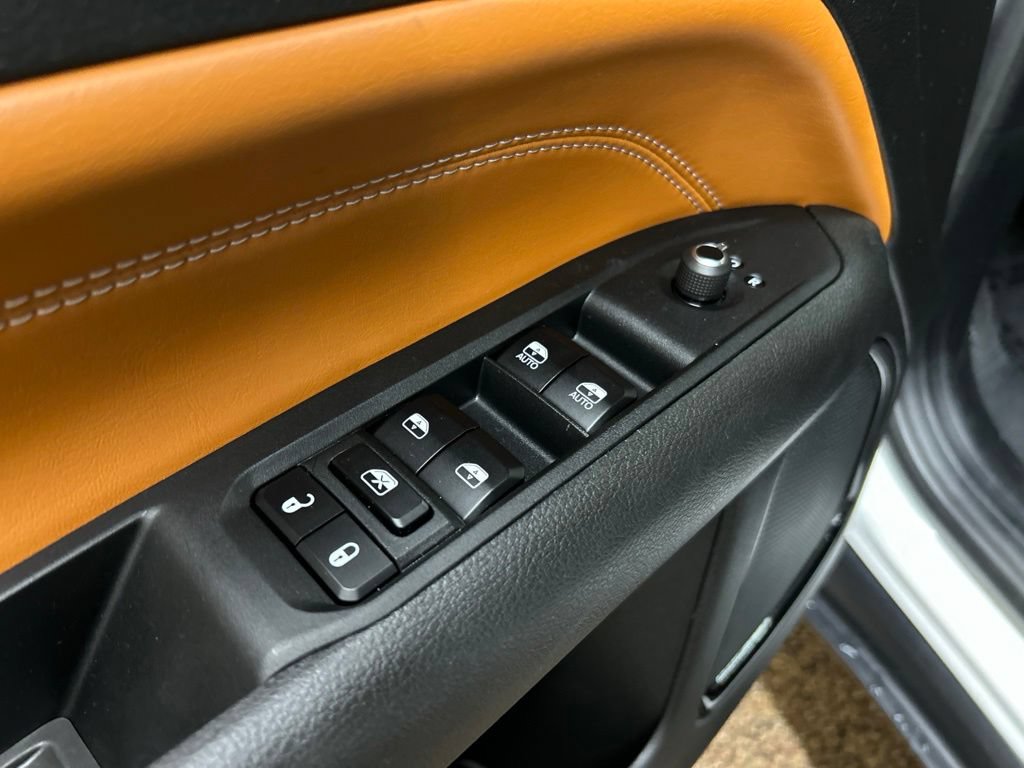 Used 2025 Jeep Compass Limited AWD/4WD image 27