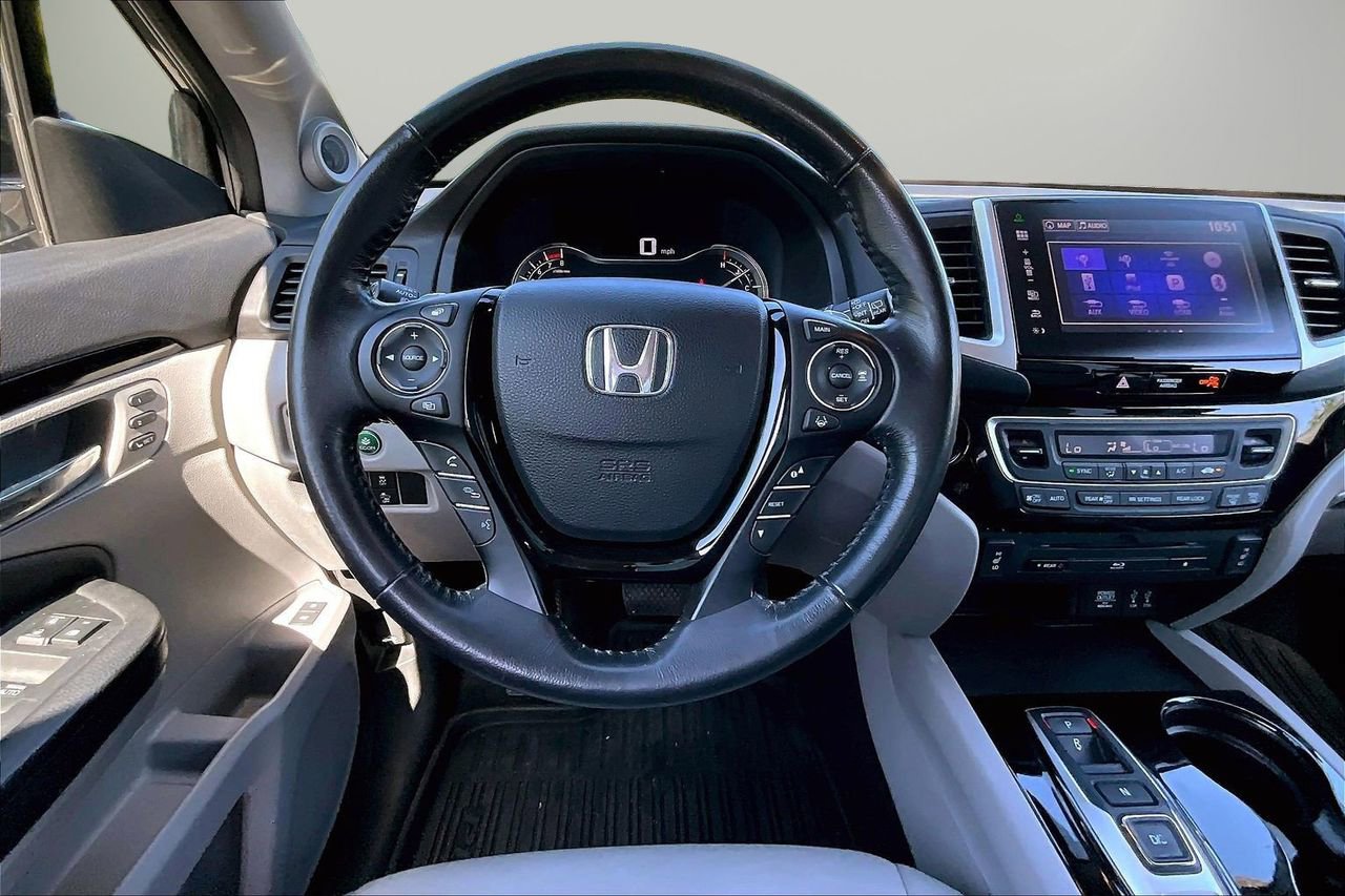 Used 2016 Honda Pilot Touring image 11