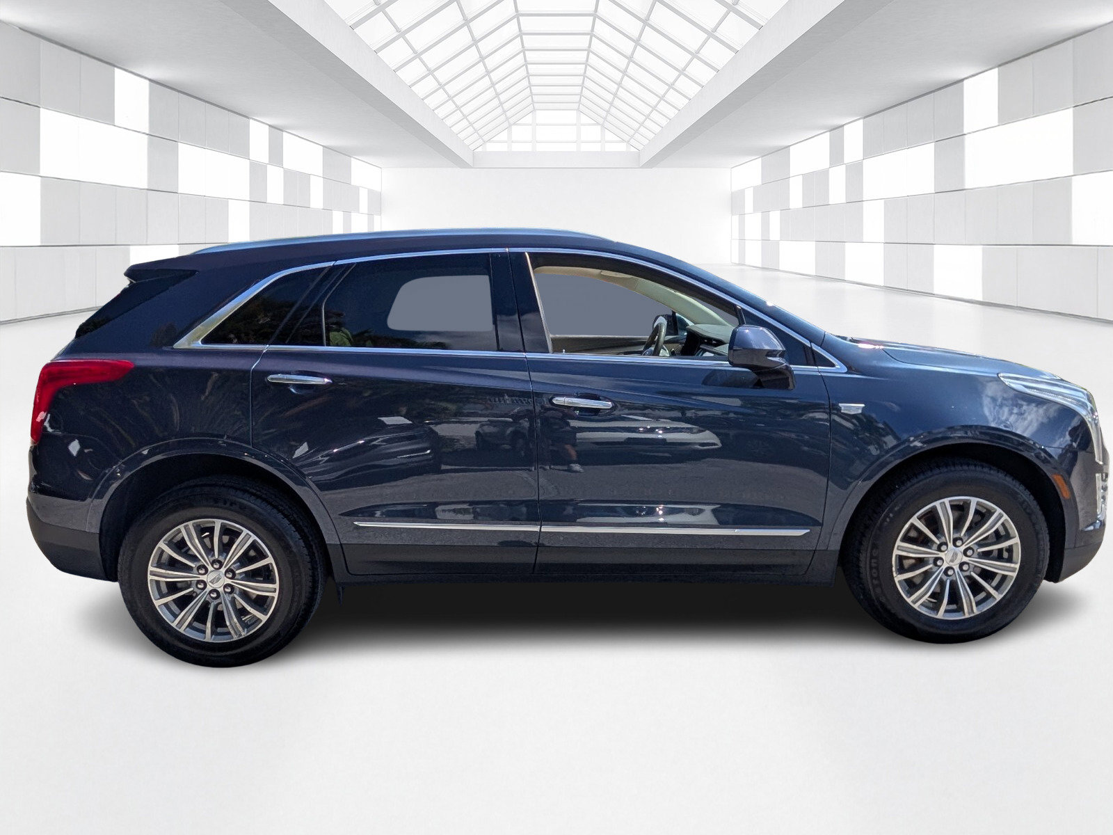 Used 2018 Cadillac XT5 Luxury image 8