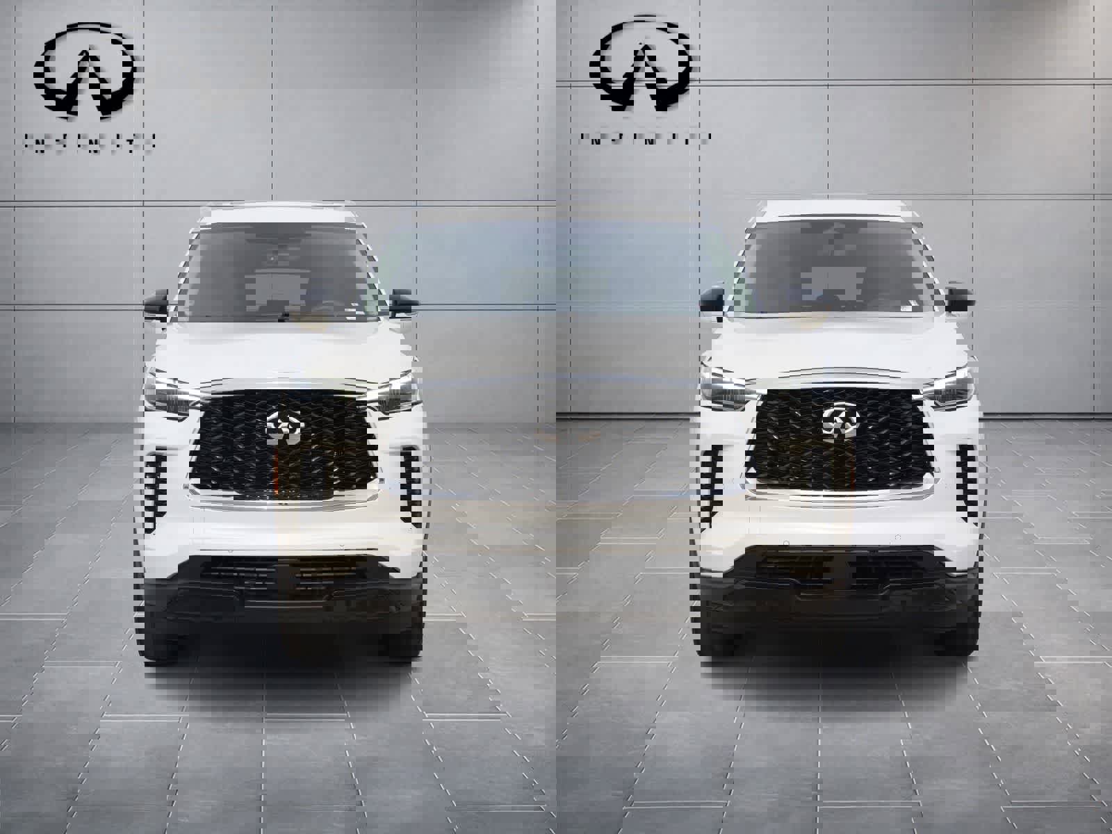 Used 2023 INFINITI QX60 Luxe w/ Performance Audio Package image 2