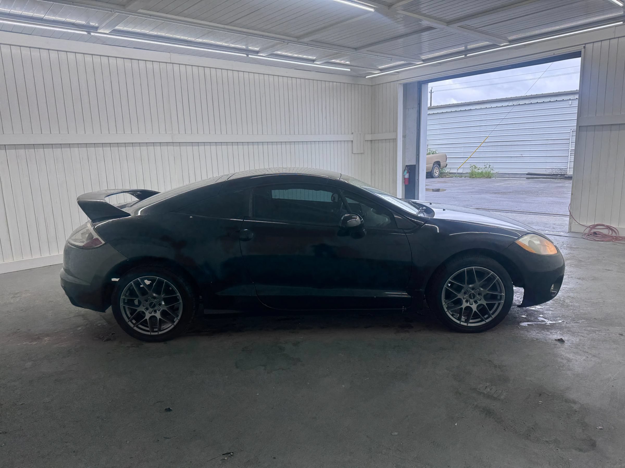 Used 2009 Mitsubishi Eclipse GS FWD image 4