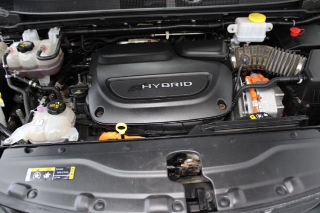 Used 2019 Chrysler Pacifica Touring-L w/ S Appearance Package FWD image 25