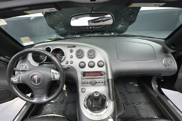 Used 2008 Pontiac Solstice GXP w/ Premium Package RWD image 18