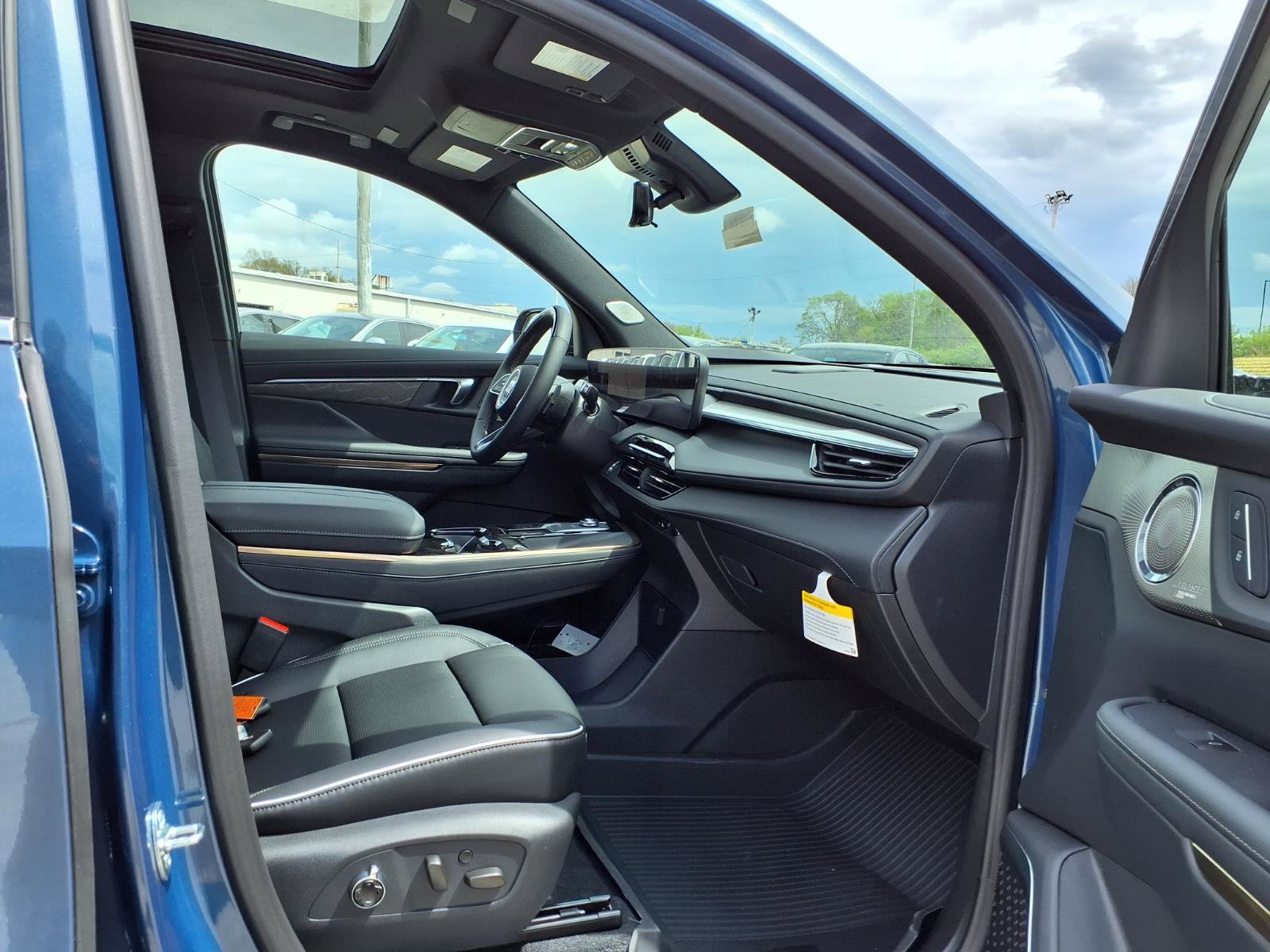 New 2026 Buick Enclave Avenir image 23