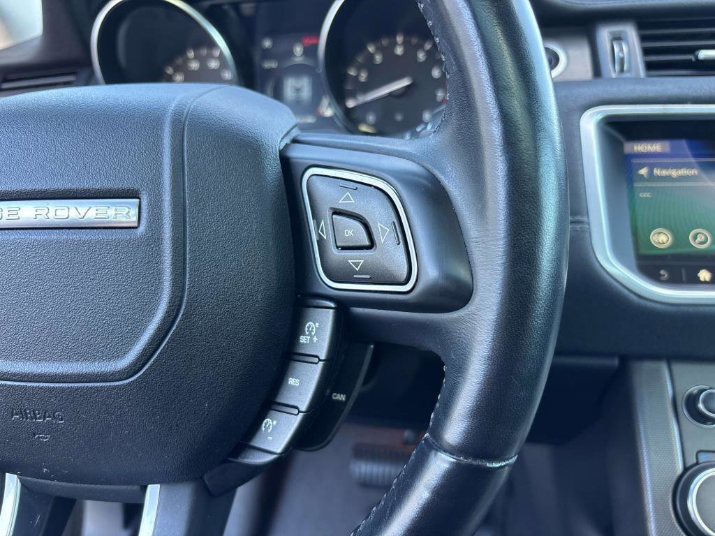 Used 2018 Land Rover Range Rover Evoque SE image 19