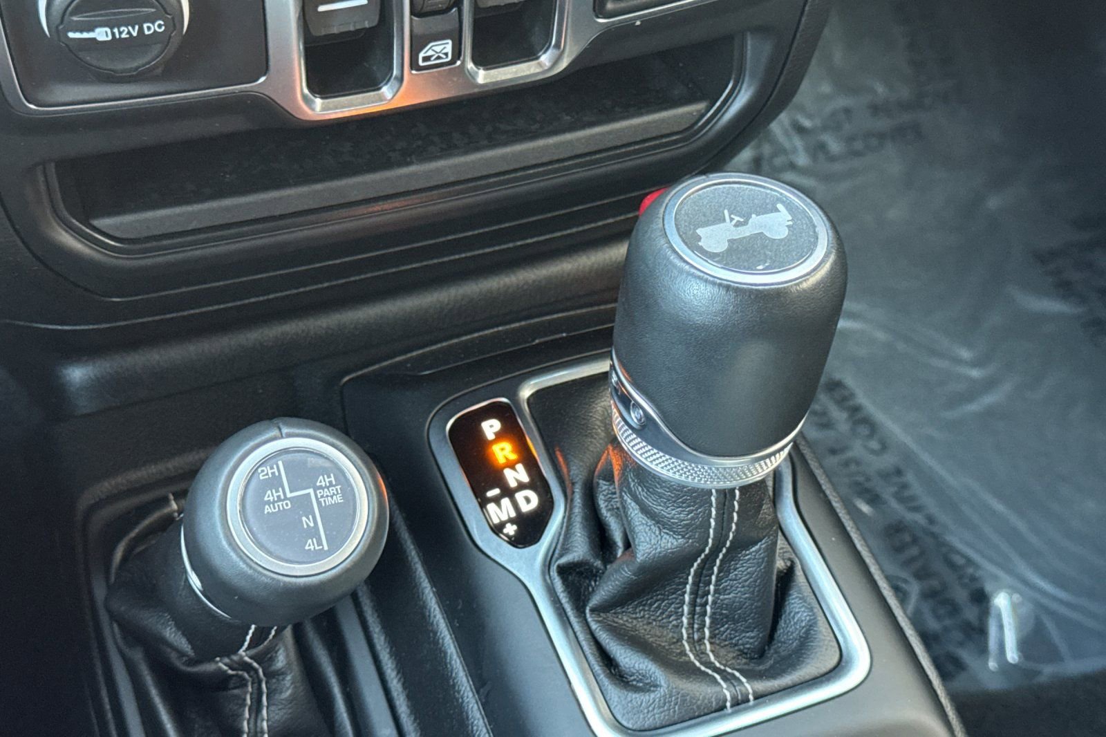 Used 2023 Jeep Wrangler Unlimited Sahara w/ Cold Weather Group AWD/4WD image 23