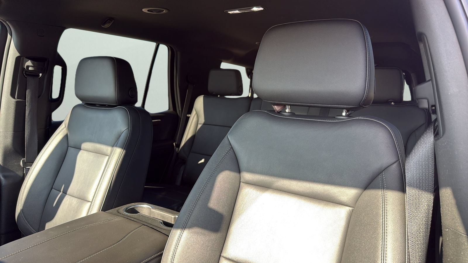 Used 2025 Chevrolet Tahoe LT RWD image 7