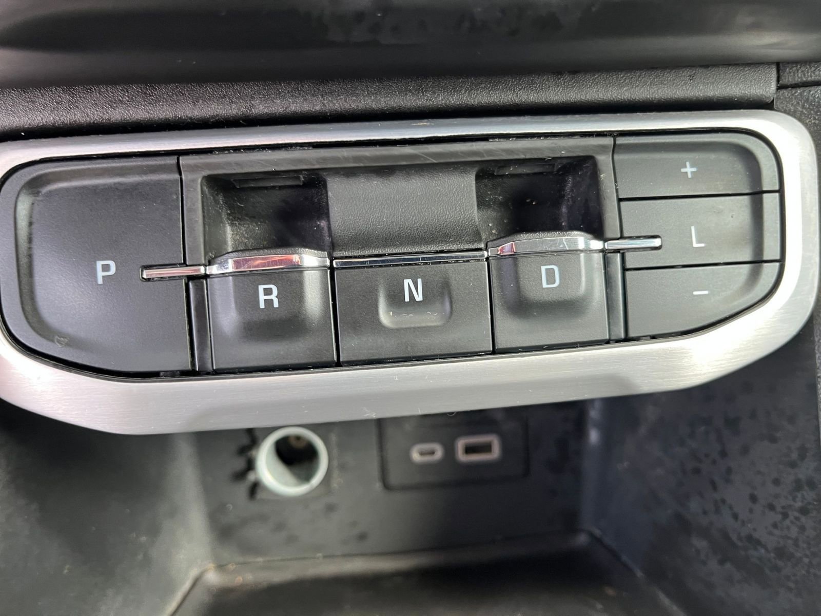 Used 2023 GMC Acadia SLT image 43