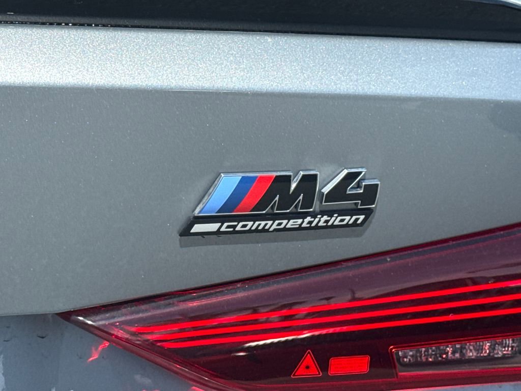 Used 2026 BMW M4 Competition RWD image 9