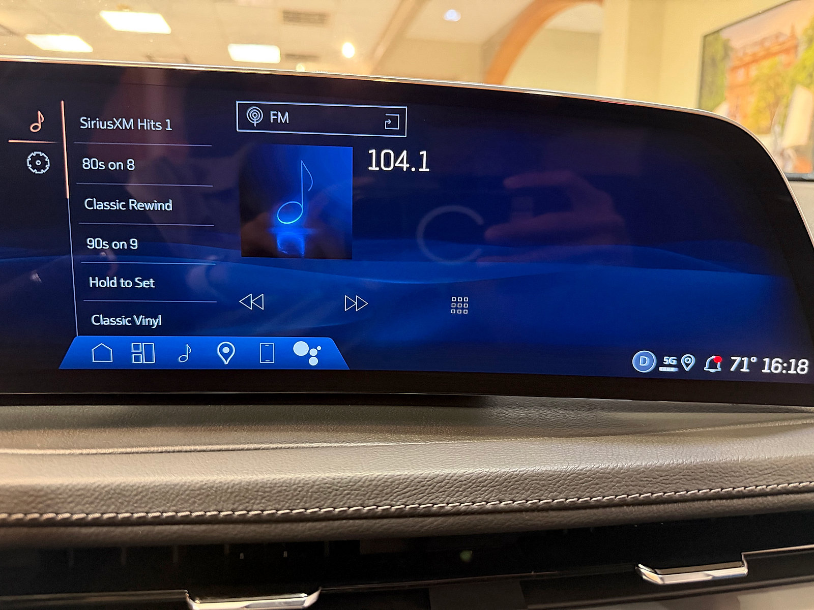 Used 2025 Cadillac XT4 Premium Luxury AWD/4WD image 19