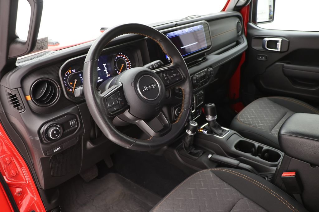 Used 2024 Jeep Gladiator Mojave w/ Dual Top Group AWD/4WD image 18