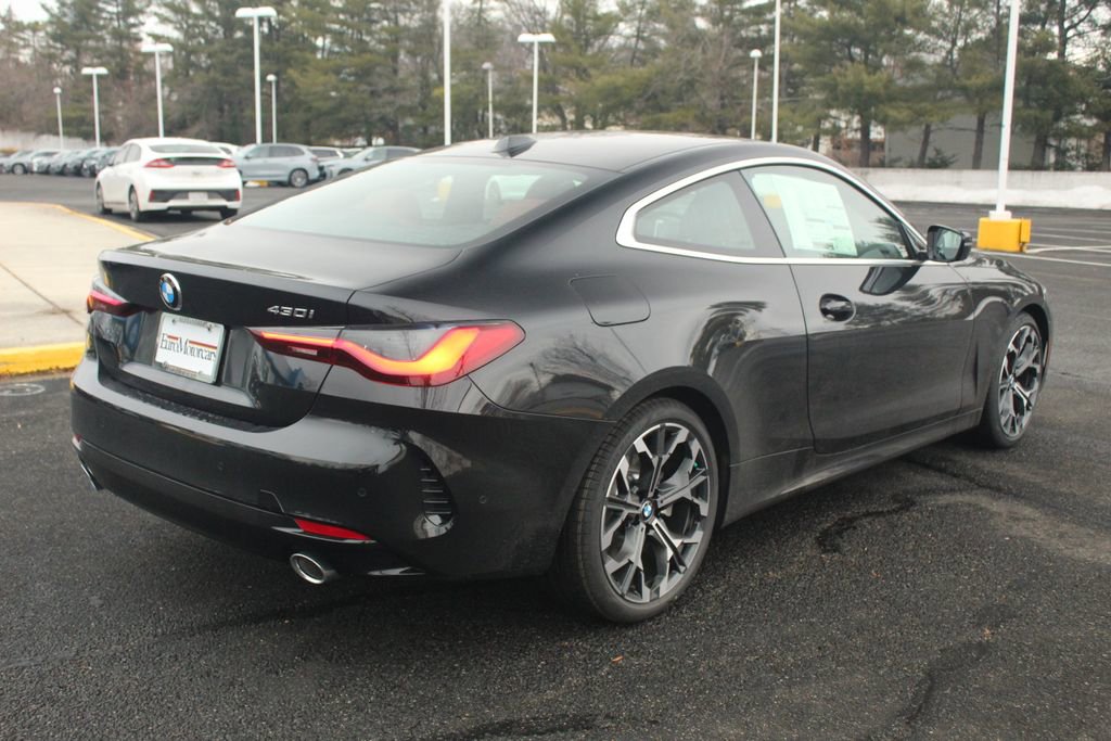 New 2026 BMW 430i Coupe w/ Parking Assistance Package RWD image 10