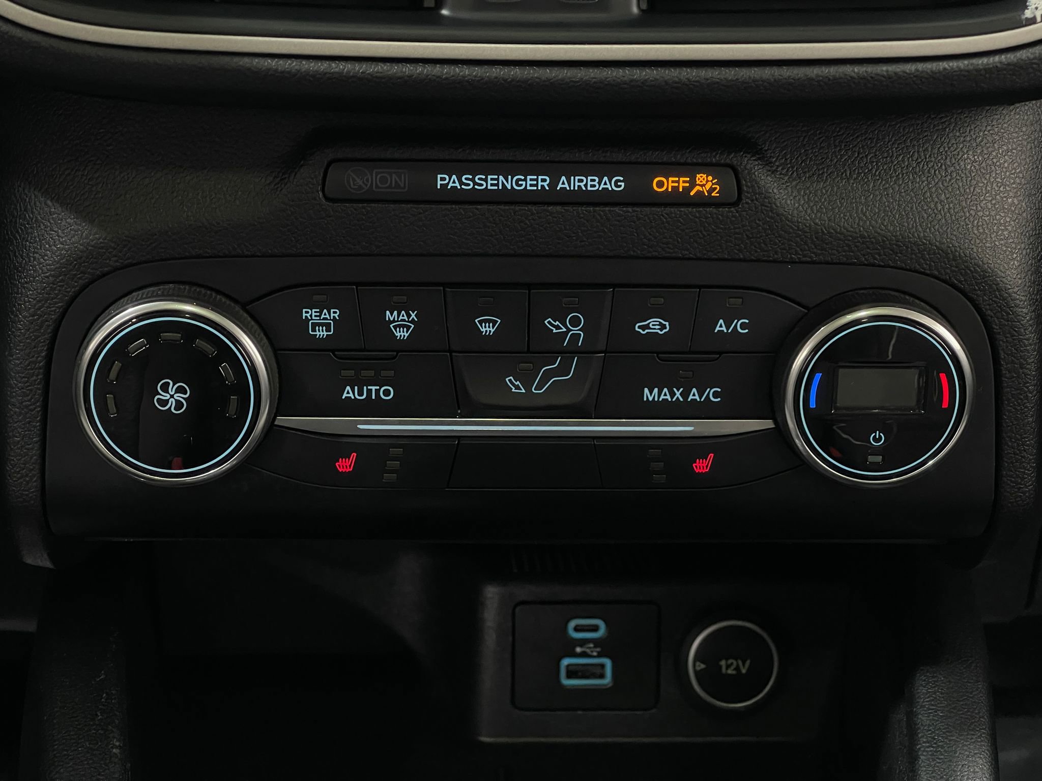 Used 2020 Ford Escape SE image 24