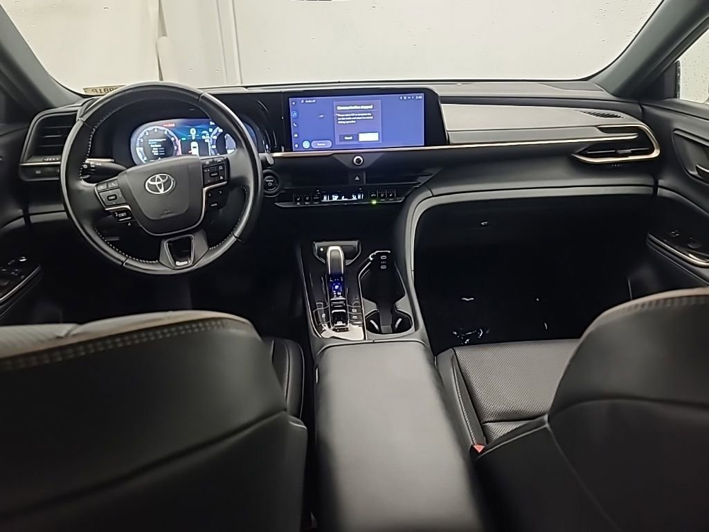 Used 2025 Toyota Crown XLE AWD/4WD image 21