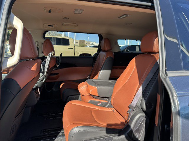 Used 2024 Kia Carnival SX image 14