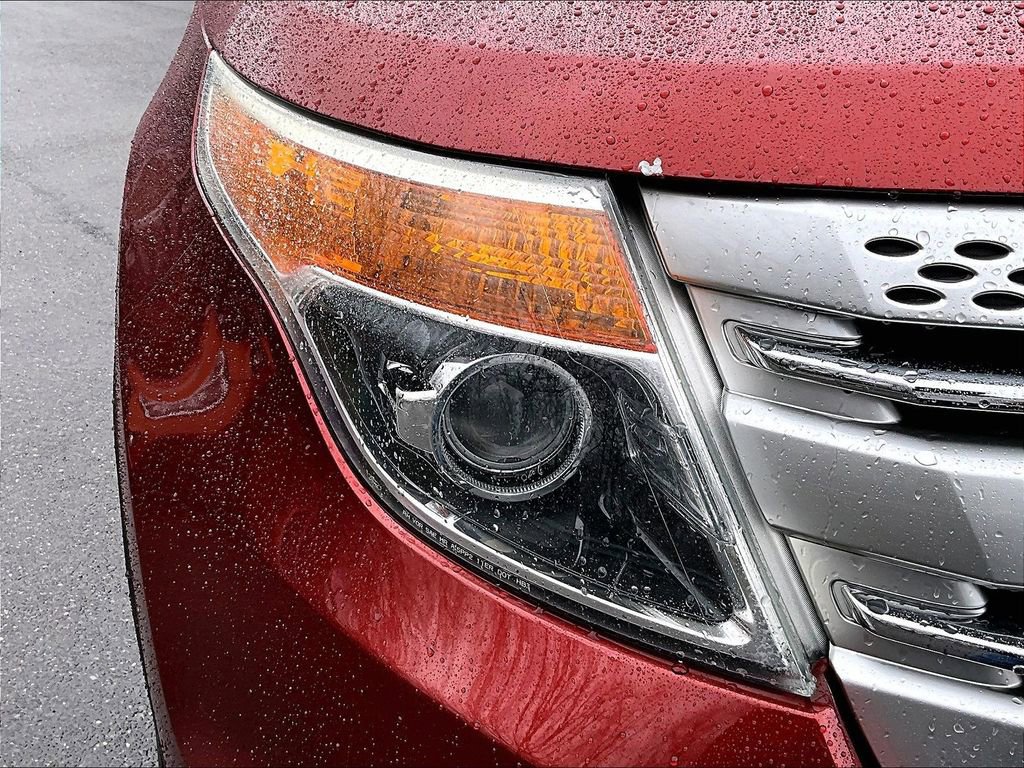 Used 2014 Ford Explorer XLT w/ Equipment Group 202A AWD/4WD image 27