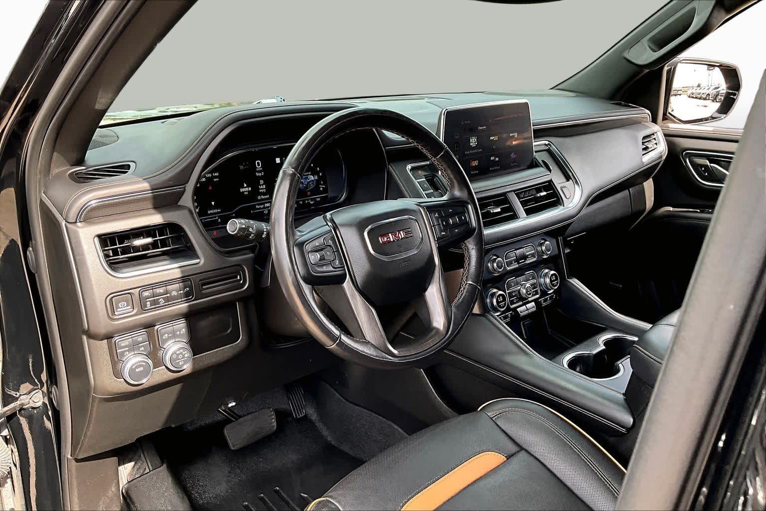 Used 2022 GMC Yukon XL AT4 AWD/4WD image 18