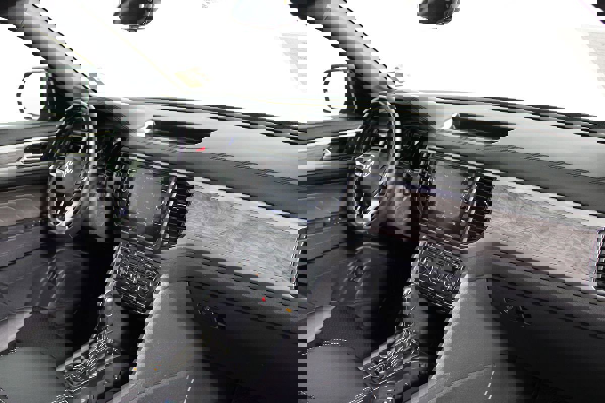 Used 2021 Volkswagen Atlas Cross Sport SE w/ Panoramic Sunroof Package image 13