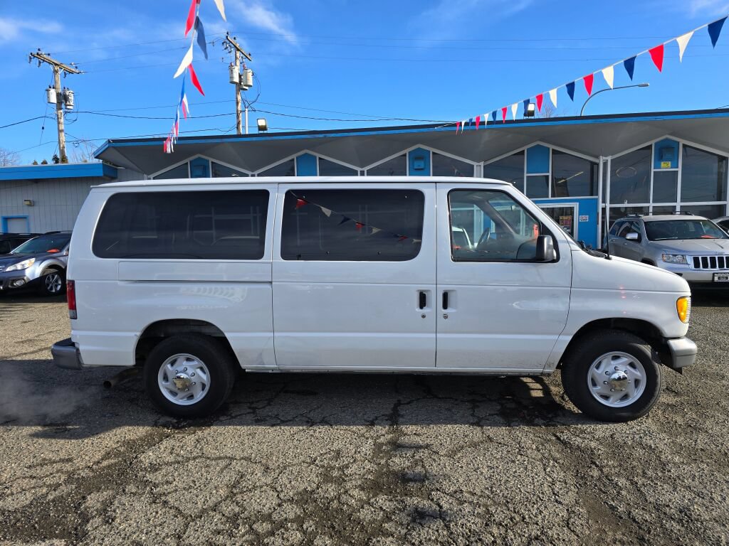 Used 2002 Ford E-250 and Econoline 250 RWD image 8