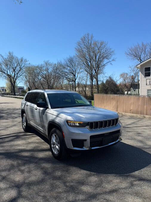 Used 2022 Jeep Grand Cherokee L Laredo w/ Luxury Tech Group I AWD/4WD image 2