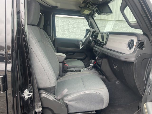 Used 2024 Jeep Wrangler Unlimited Sahara w/ Safety Group AWD/4WD image 15