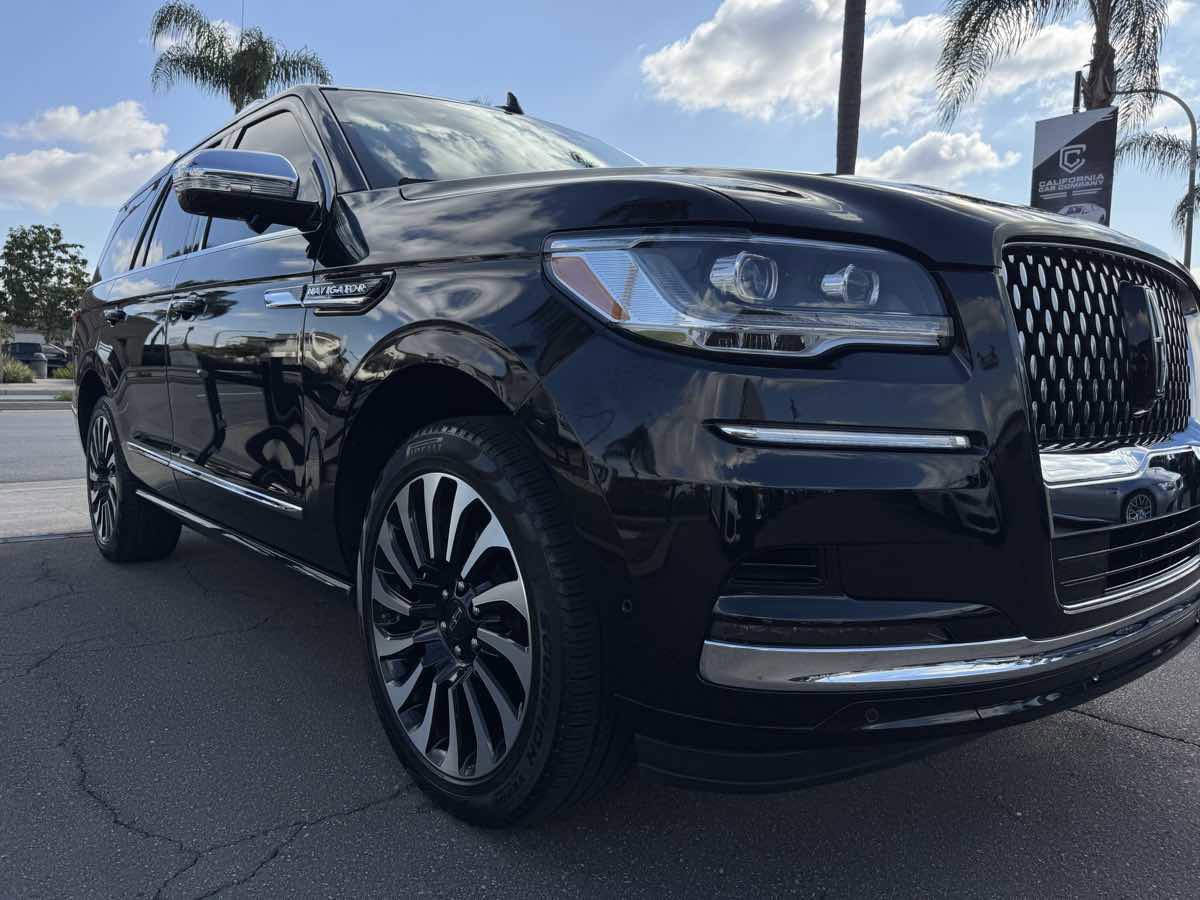 Used 2023 Lincoln Navigator Black Label image 10