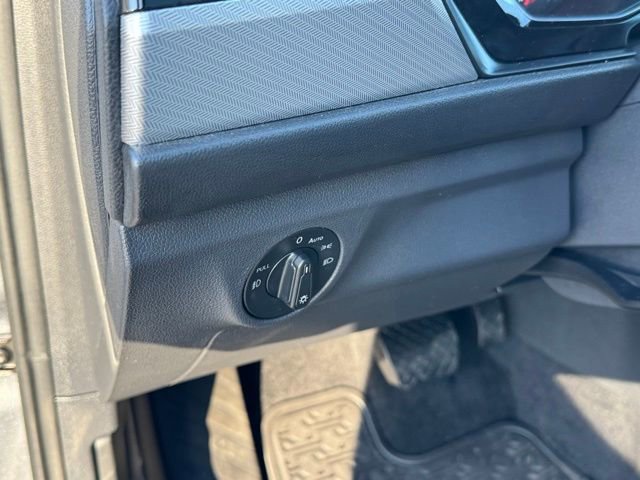 Certified 2020 Volkswagen Jetta R-Line image 32