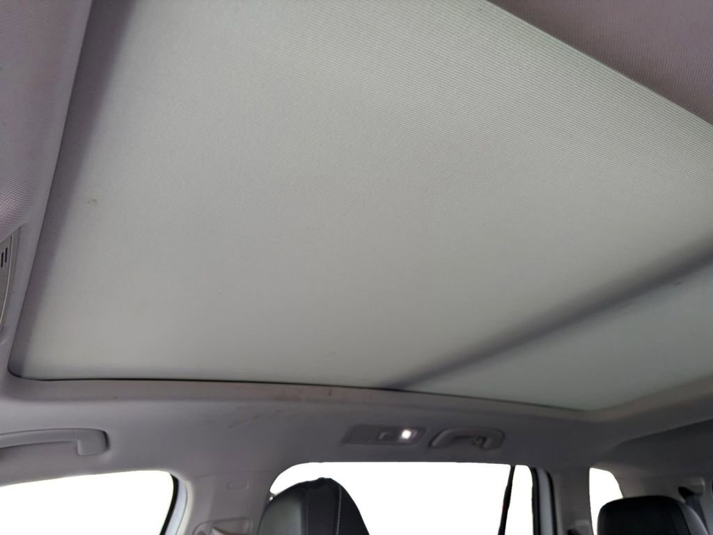 Certified 2021 Volkswagen Tiguan SE FWD image 14