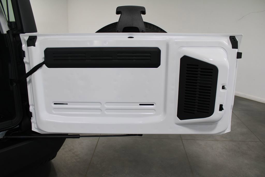 New 2025 Ford Bronco 4-Door image 16