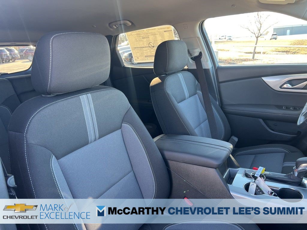 New 2026 Chevrolet Blazer LT w/ Convenience Package FWD image 17