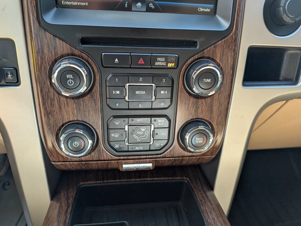 Used 2013 Ford F150 Lariat w/ Luxury Equipment Group image 24