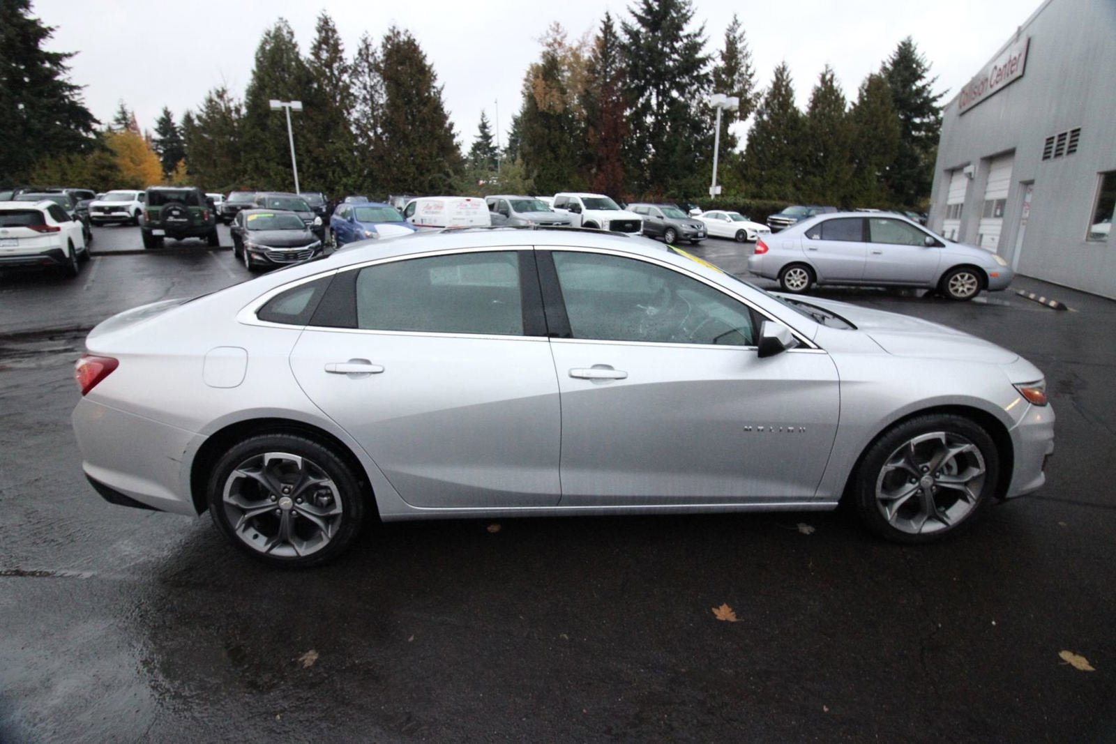 Used 2022 Chevrolet Malibu LT FWD image 6