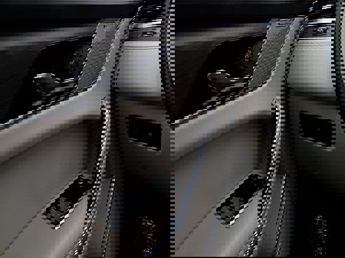 Used 2021 Jaguar F-PACE S image 19