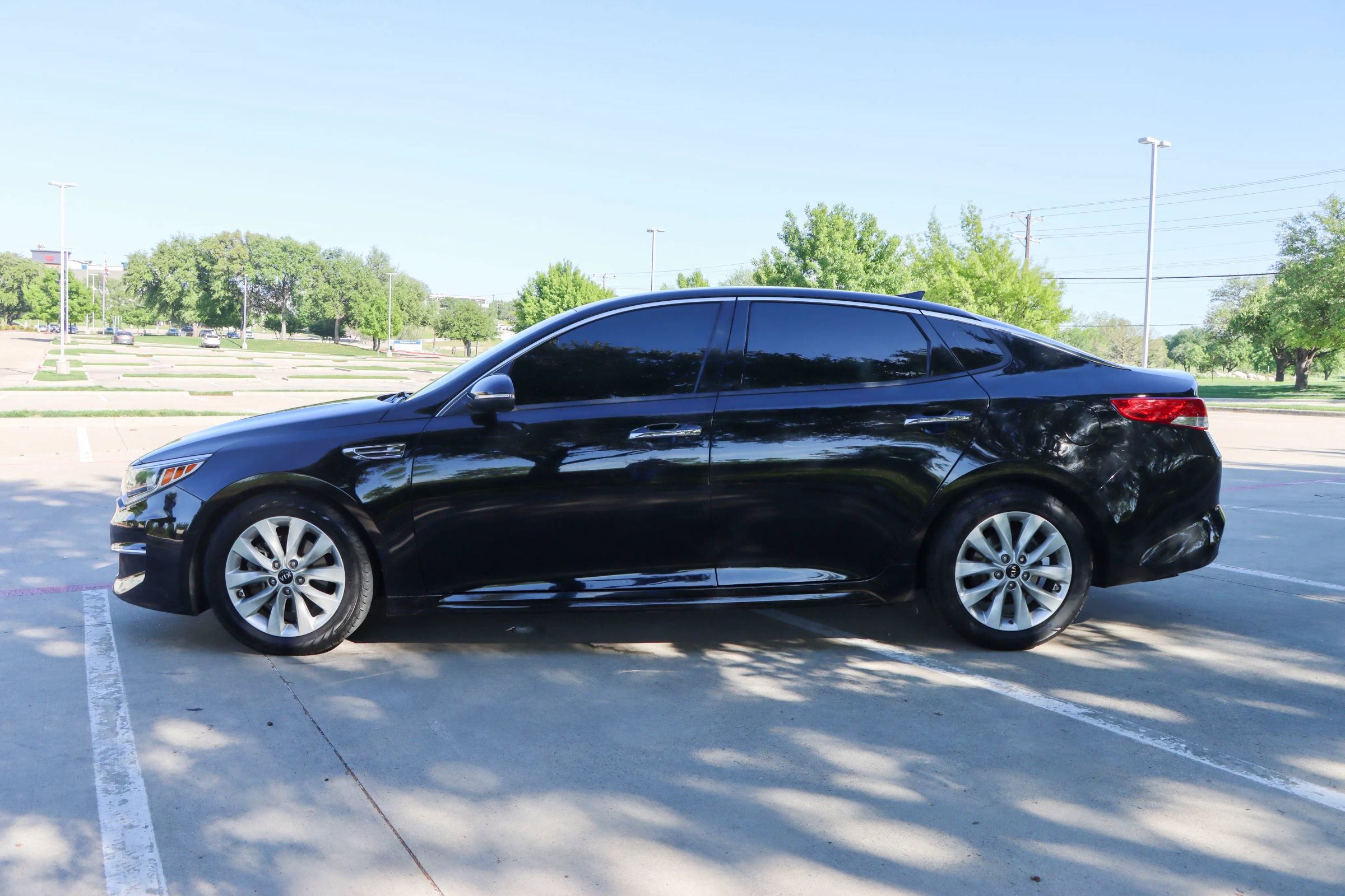 Used 2018 Kia Optima EX image 4