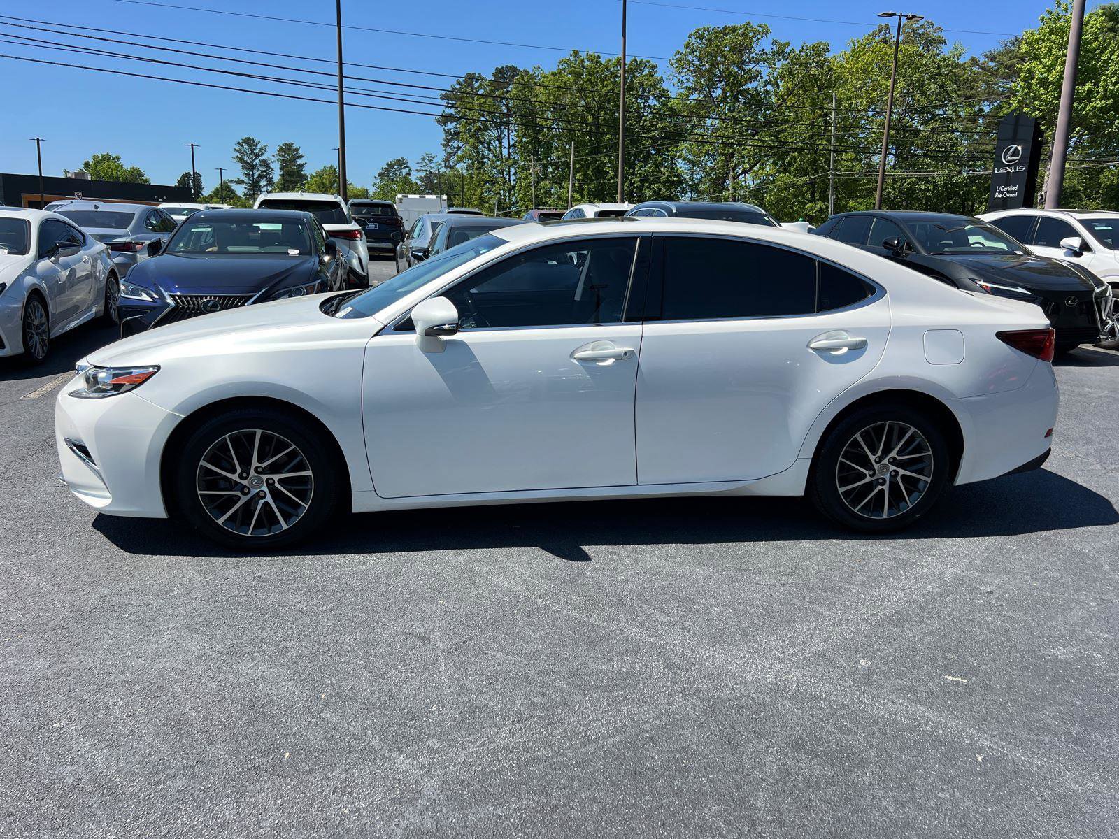 Used 2017 Lexus ES 350 w/ Luxury Package image 9