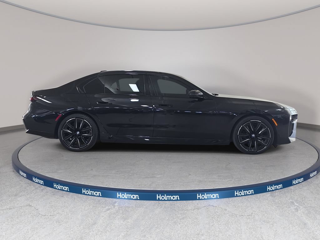 Certified 2023 BMW i7 xDrive60 AWD/4WD image 6