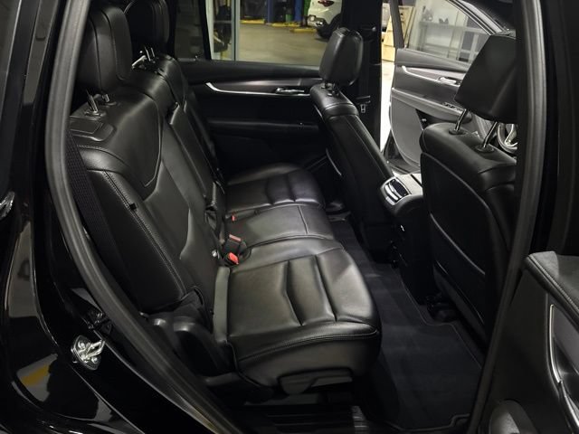 Certified 2025 Cadillac XT6 Luxury FWD image 33