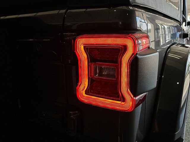 New 2025 Jeep Wrangler Sahara w/ Technology Group image 10